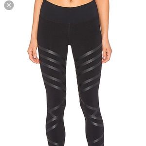 Alo Yoga Linear Airbrushed Legging